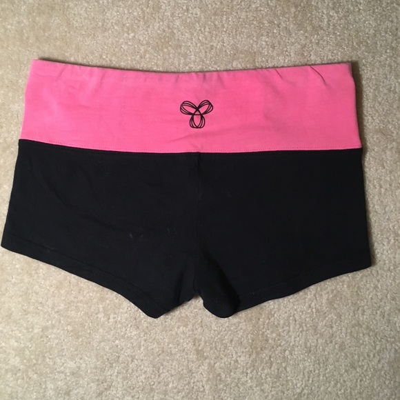 TNA shorts - Picture 2 of 2